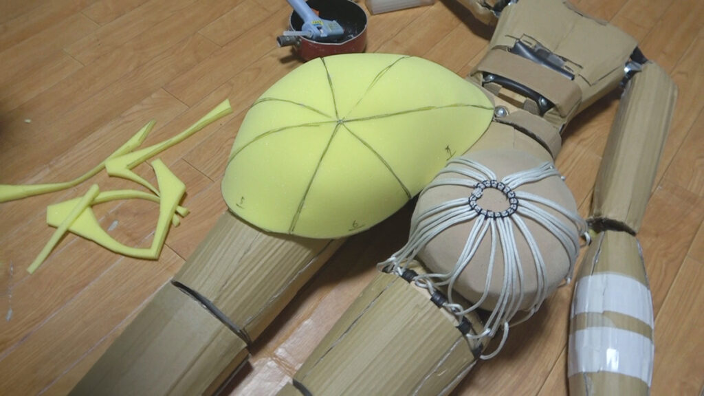 おしりコアにスポンジを被せる